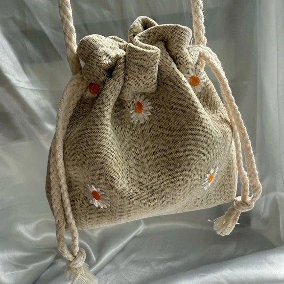 Women Fashion Unique Cream Drawstring Women mini Bag - Picture 9 of 16